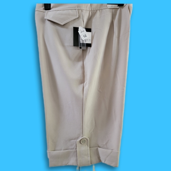 Capri Pants - Picture 1 of 12